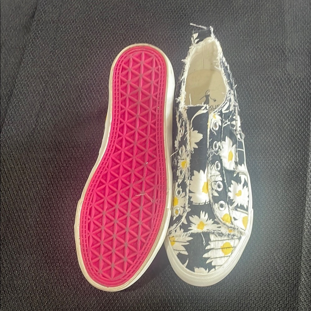 Floral Canvas Sneakers with Pink Soles